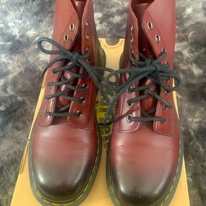 Dr Martens Women’s boots size 7